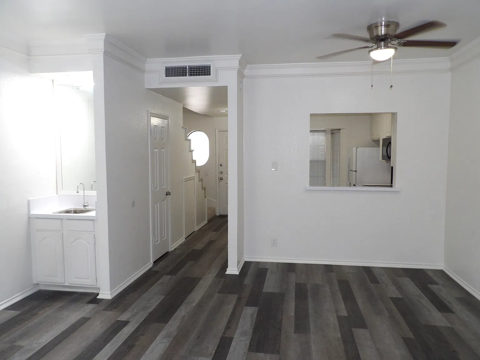2 bed, 1.5 bath, 938 sqft, $2,400 — Photo 4