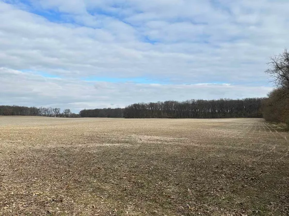 69051 Poplar Rd, Walkerton, IN 46574