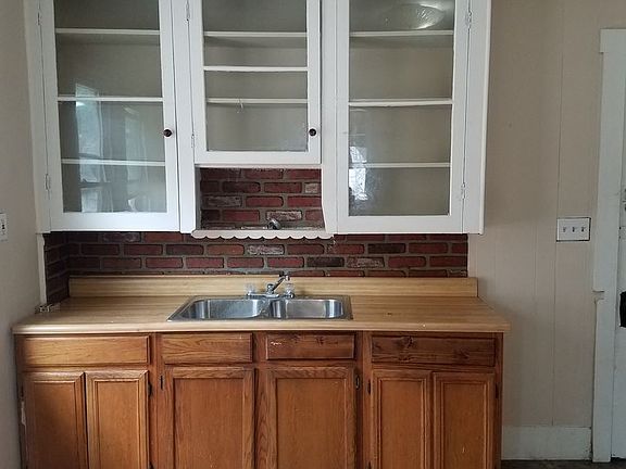 3rd image of 4008 E 74th St #2