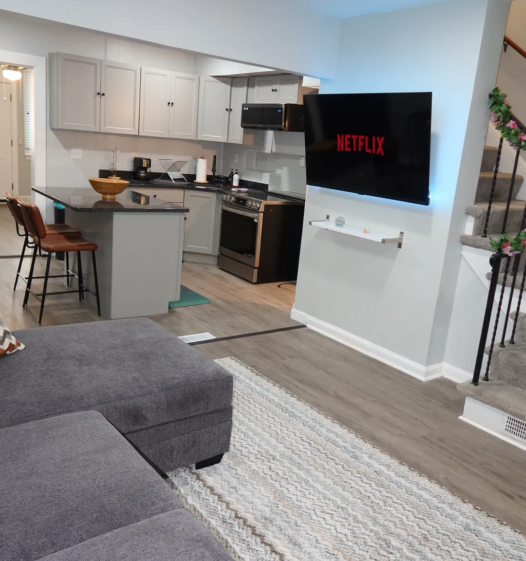 3 bed, 1750 sqft, $3,900 — Photo 1