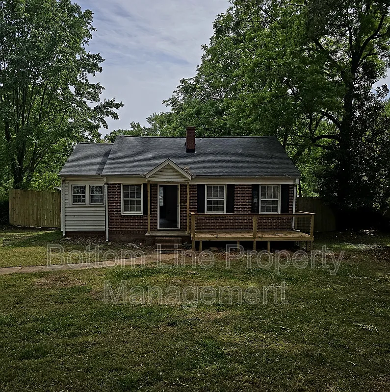 Building Photo - 5008 Doris Ave