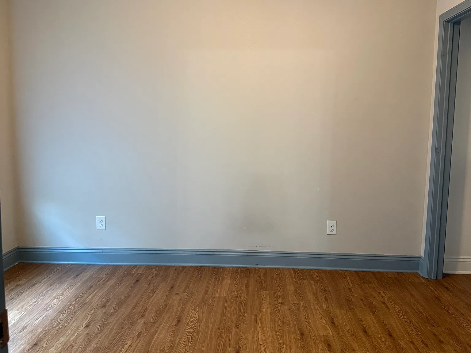 3 bed, $1,800 — Photo 2