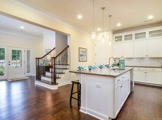 3360 Northampton Dr #202, Charlotte, NC 28210