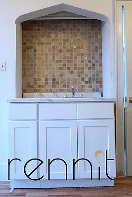 Rented by Rennit Inc. | media 9