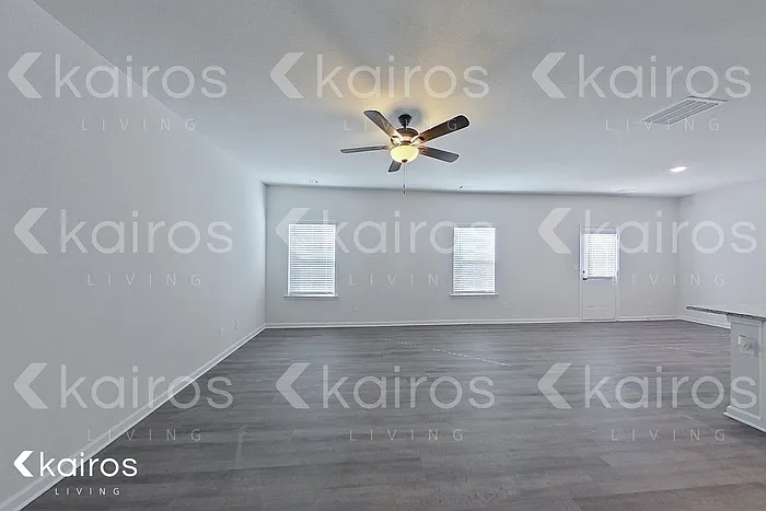 3474 Bridgewood Dr — Photo 3