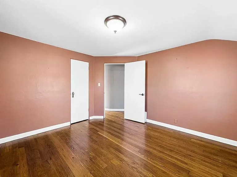 1446 Longfellow Ave — Photo 5