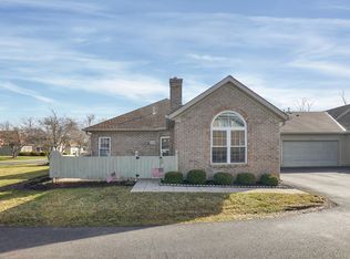 2375 Willowside Ln, Grove City, OH