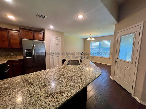 4th image of 507 Ridge Point Dr