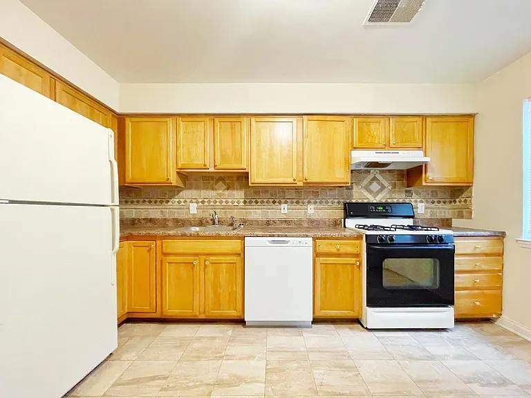 11 Clarion Ln — Photo 4