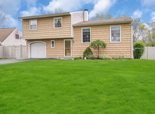 453 Greenbelt Pkwy, Holtsville, NY 11742