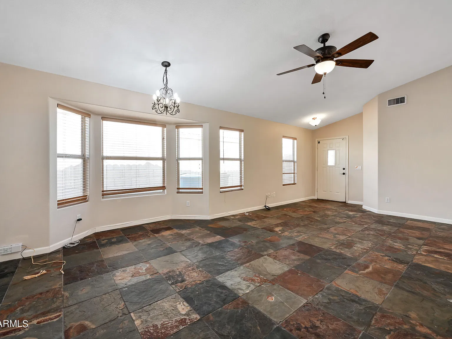 3 bed, 2.0 bath, 1309 sqft, $2,200 — Photo 4