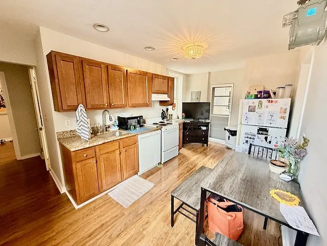 224 Hanover St #13 — Photo 2