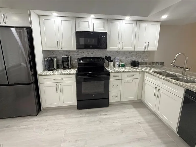 8400 Estero Blvd #103 — Photo 6