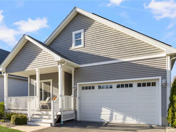 161 Seawynds Dr, North Kingstown, RI 02852