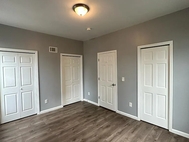 43 Schley St #1R — Photo 12