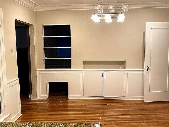 2nd image of 2411 Spencer St