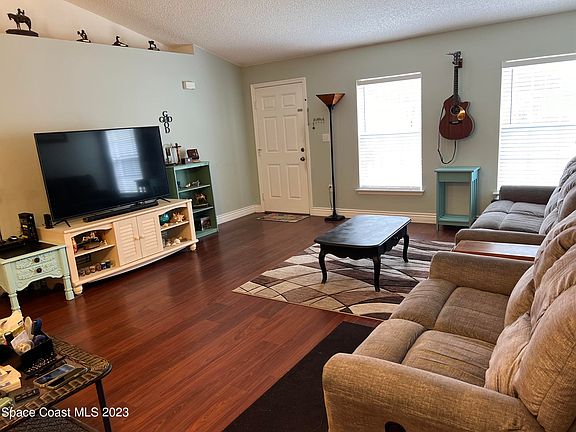 3rd image of 1775 Orchid Ct NW