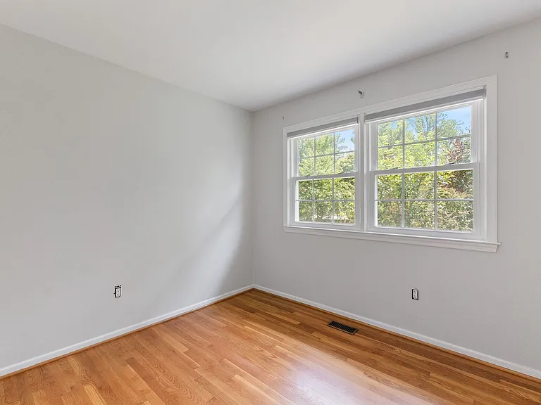 1731 Tamerisk Ct — Photo 9