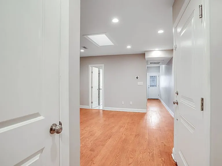 1714 W Virginia Ave NE #3 — Photo 6