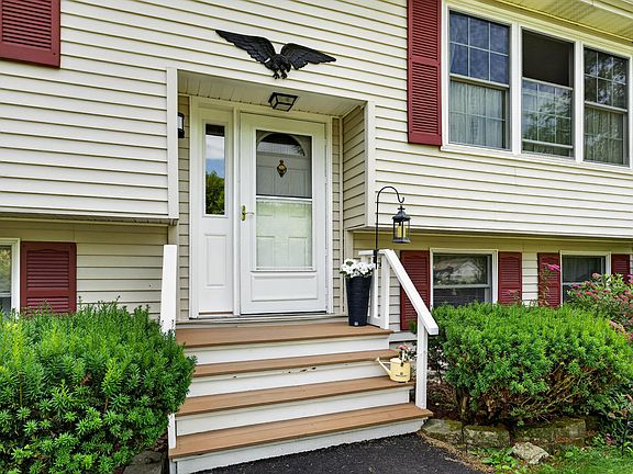 3rd image of 24 Rossignol Avenue