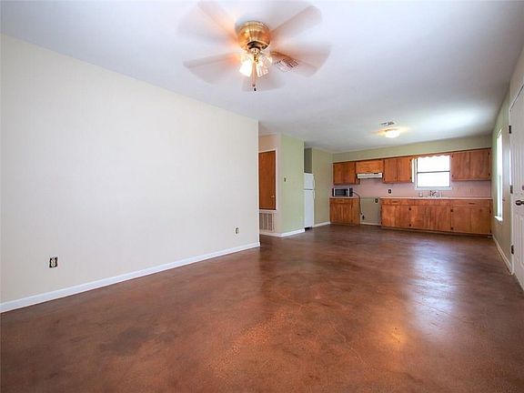 4th image of 2634 Nimitz St