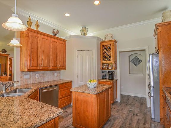 2nd image of 1150 Prairie Wind Blvd