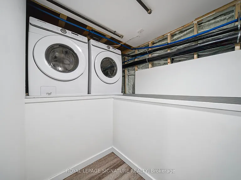 389R Leslie St S #SOUTH — Photo 16