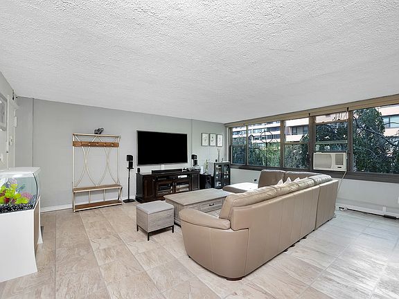 2nd image of 16240 9th Ave APT 4D
