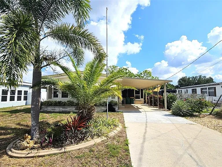 1240 Seagull Dr — Photo 2