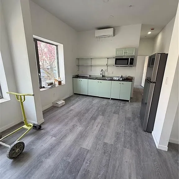 536 Smith St #102 — Photo 2