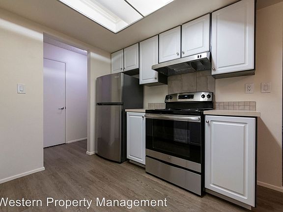 5th image of 1224 Market St APT 107