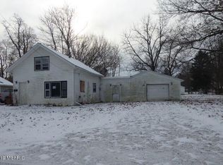 220 Dewey St, Dowagiac, MI 49047