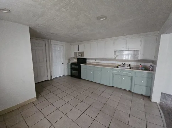 226 S 228 Main St, Taylor, PA 18517