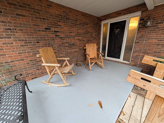 3rd image of 13854 Kellys Lake Ln