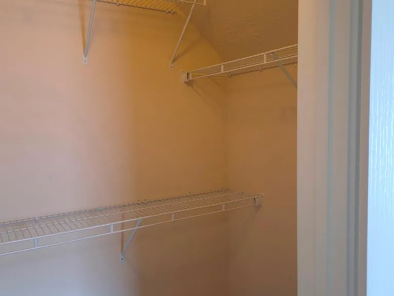 20703 Winghaven Dr — Photo 26