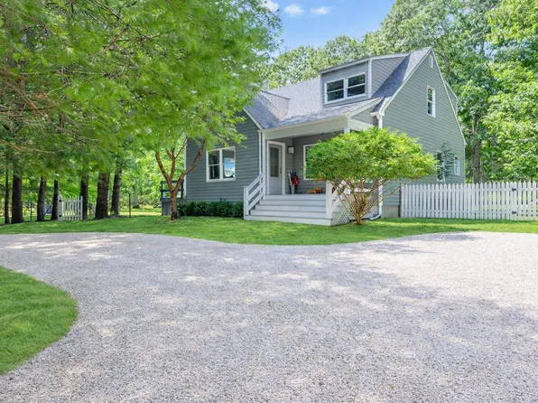 https://photos.zillowstatic.com/fp/bde4019271394382ca79d78b83f6180f-p_e.webp