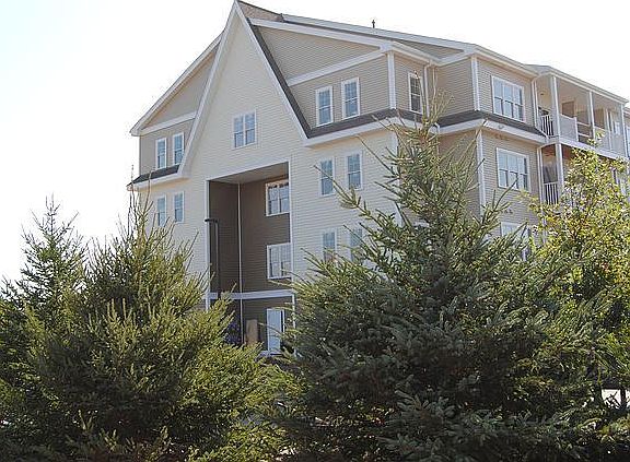 2nd image of 37 Hawthorne Dr #1693708