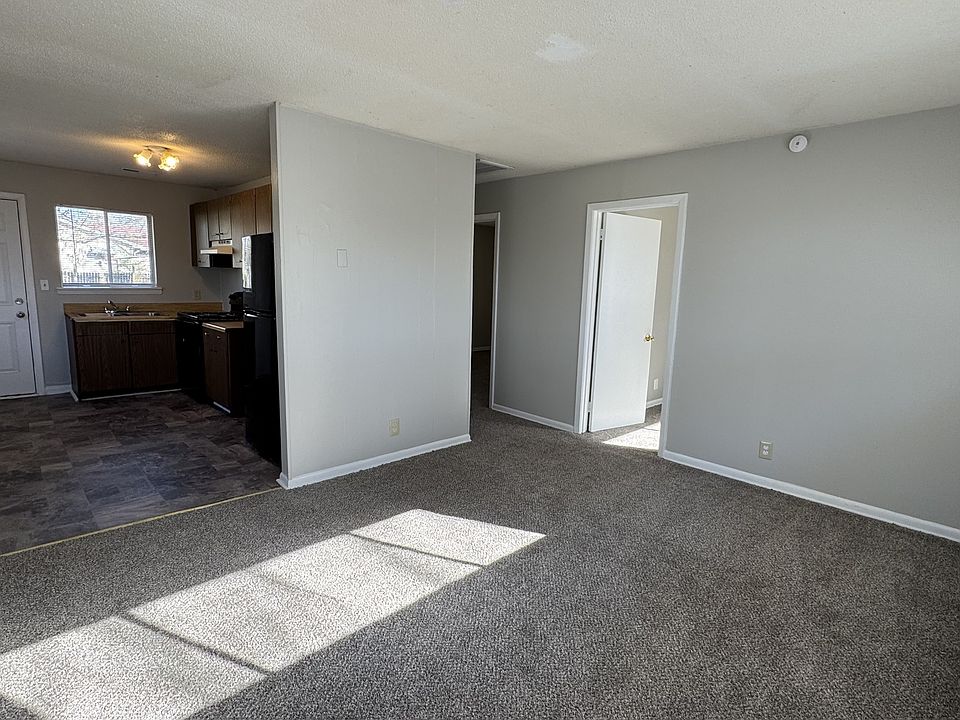 1st image of 1614B Glowmont Dr