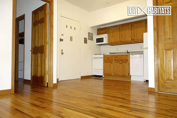 Rented by Citi Habitats | media 11