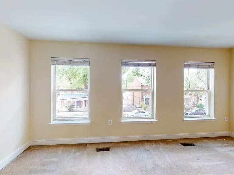 720 Barnes St NE — Photo 49