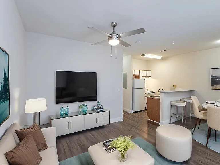 Ashbury Square Apartments — Photo 49