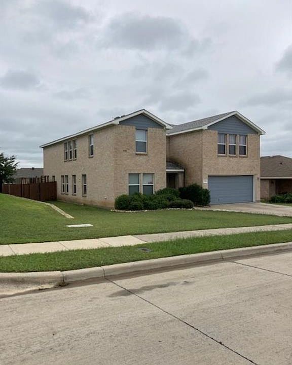 1st image of 2501 Castle Pines Dr