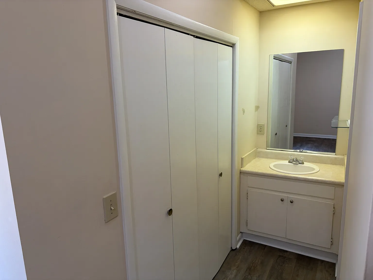 1422 Humes Ave NE — Photo 3