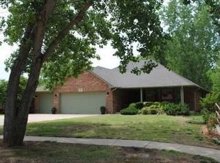 712 Kingsgate Rd, Yukon, OK 73099