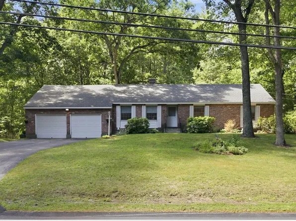81 Warren Rd, Townsend, MA 01469