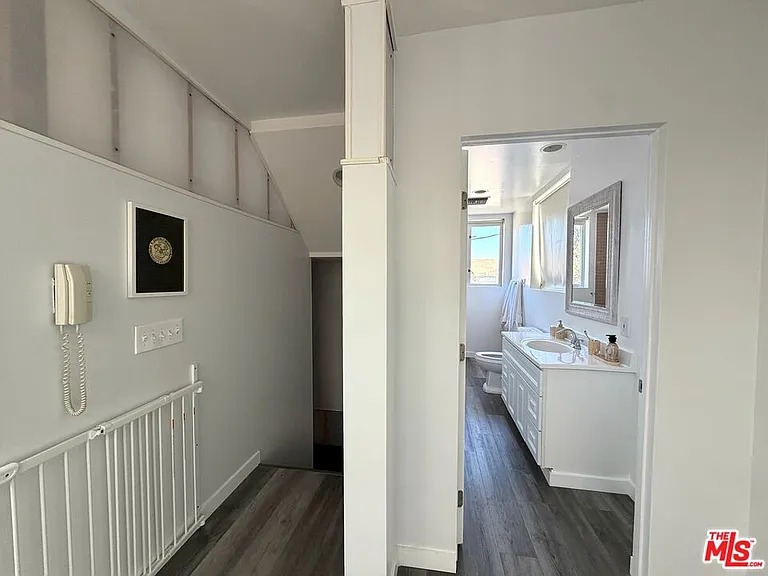 46 Rose Ave — Photo 29