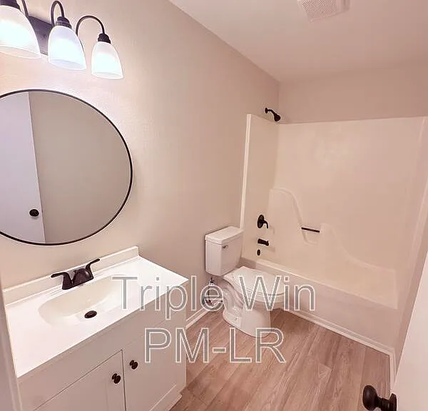 220 Randall Dr — Photo 23