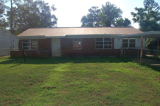 1st image of 817 Lake Terrace Drive