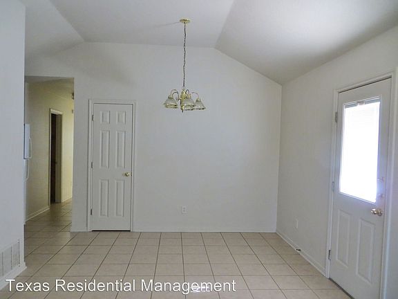 3rd image of 4801 John David Dr APT B