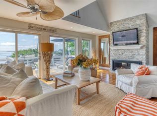 265 Rabbit Ln, East Marion, NY 11939